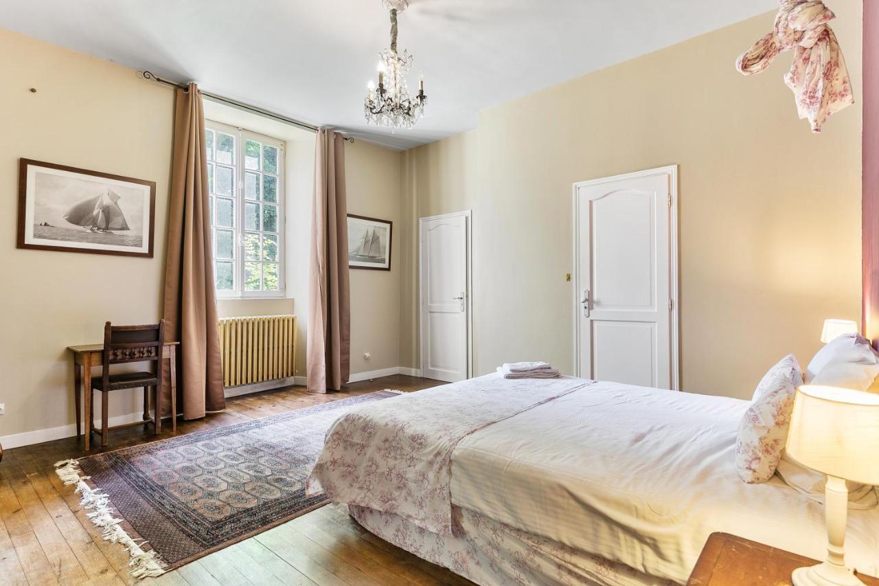 Apartment In A 17Th Century Manoir - Chateau Isle Marie Picauville Buitenkant foto